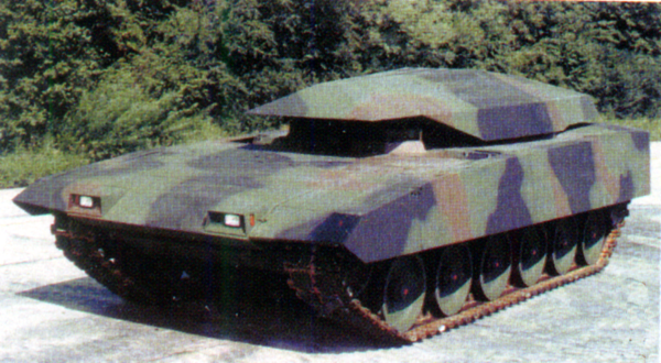 Германский демонстрационный макет EGS компактного танка с экипажем 2 человека, размещенным в корпусе 