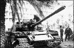 Танк Т-55АМ во время Абхазского конфликта. Сухуми, май 1993г.