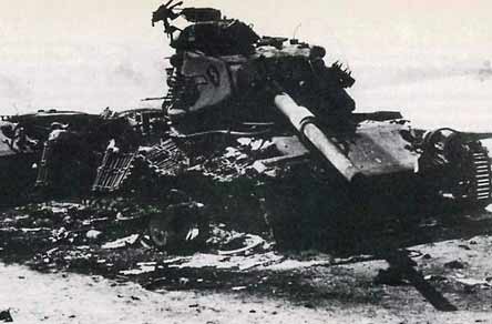 Израильский М60А1 подожженных при ПТРК «Малютка». Произошла детонация боекомплекта