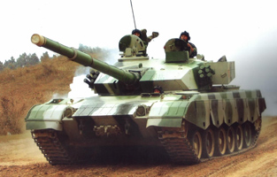 На вооружении НОАК по приблизительным оценкам находятся до 900 танков "тип 96А" и около 1100 "тип 96"