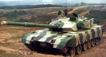 На вооружении НОАК по приблизительным оценкам находятся до 900 танков "тип 96А" и около 1100 "тип 96"