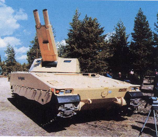 Рисунок 10 – Шасси машины CV90 испытывалось со сдвоенной 120-мм
 перспективной минометной системой (AMOS), находящейся на вооружении финских сил обороны, у которых она установлена на шасси (8х8) 
бронированной модульной машины фирмы Patria.
