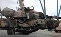 . Анализ повреждений танков «Абрамс» в ходе применения в Ираке показывает, что «вышибные» пластины далеко не всегда работают штатно. 
