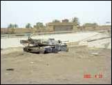 Танк М1А1, подбитый на подступах к Багдаду и в последствии уничтоженный ударом авиации.