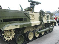 Загрузка ракет БМ «Хризантема-С» комплекса механизирована.