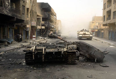 Т-72 подбитый на улице Багдада