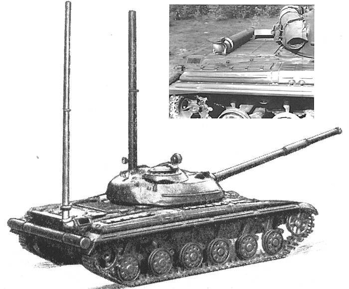Танк «Объект 432» с установленным комплектом ОПВТ. На верхней части снимка - воздухопитающая и выпускная трубы в транспортном положении.